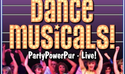 Veranstaltungsplakat "The Magic Nights of Dancemusicals" mit feiernden Menschen, führt zum Kalendereintrag